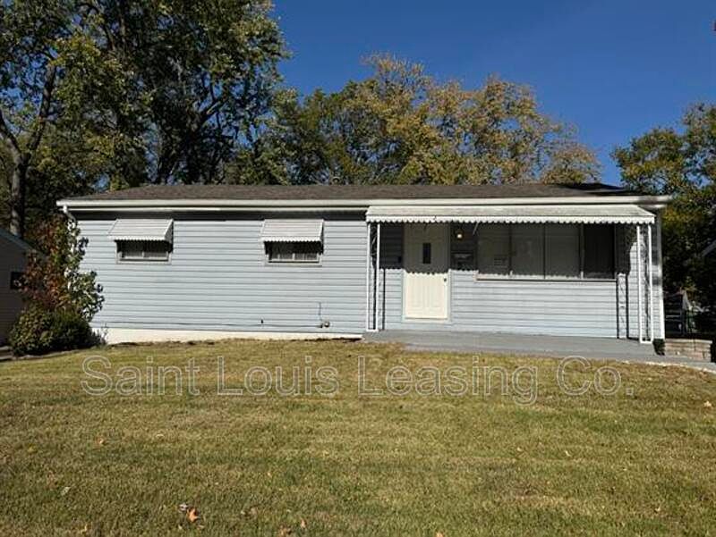 1st image of 1075 Hallwood Dr