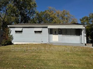 1075 Hallwood Dr, Florissant, MO 63033