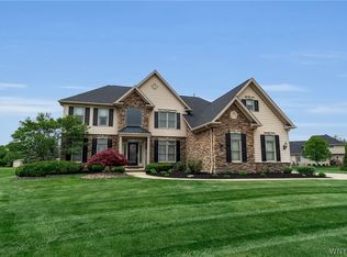 47 Lockhart Cir, Amherst, NY 14228
