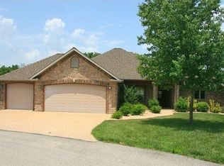 1119 Ledgestone Ln, Branson West, MO 65737