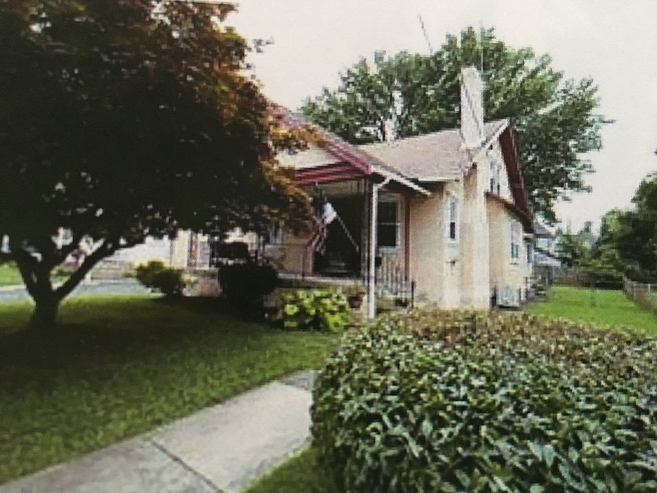 1st image of 230 Garfield Ave