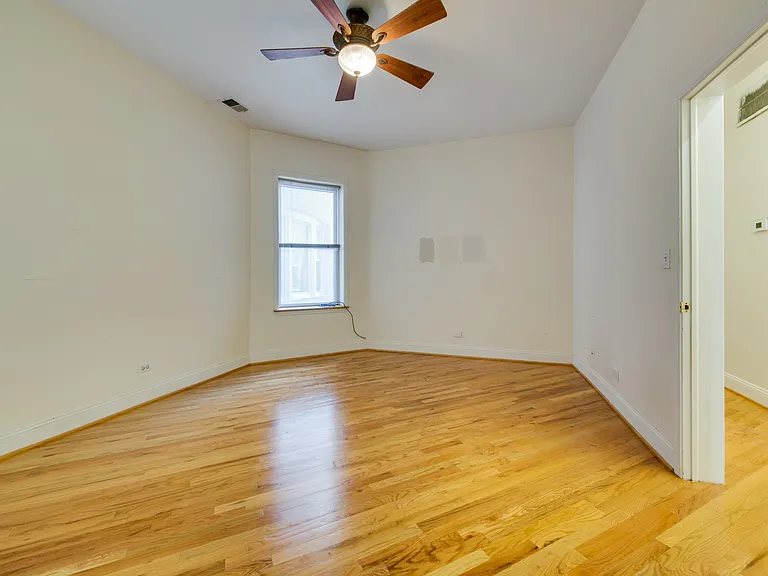 5207 S Blackstone Ave — Photo 15