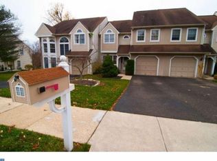 8824 Duveen Dr, Wyndmoor, PA 19038