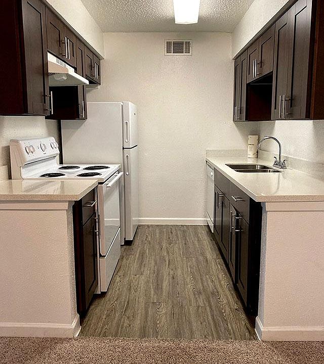 2nd image of 11902 Barwood Bend Dr