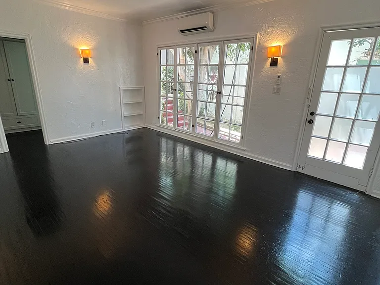 806 Tularosa Dr #11 — Photo 4