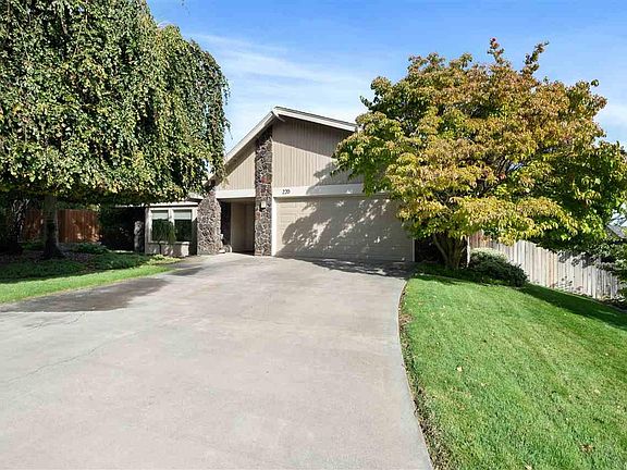 2nd image of 220 Orchard Way
