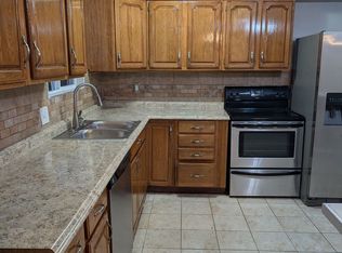 5751 Kerth Rd, Saint Louis, MO 63128