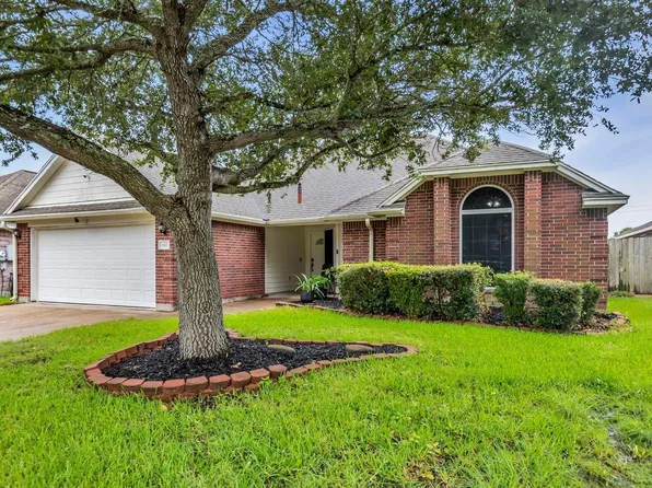 657 26th Ave N, Texas City, TX 77590
