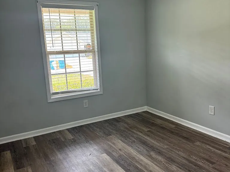 303 Tuscan Ct — Photo 5