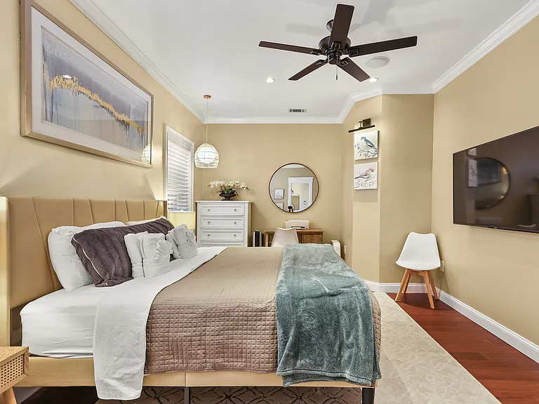 1233 Wilmington Island Rd #C — Photo 4