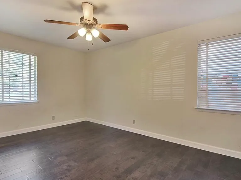 3212 Golfing Green Dr — Photo 17