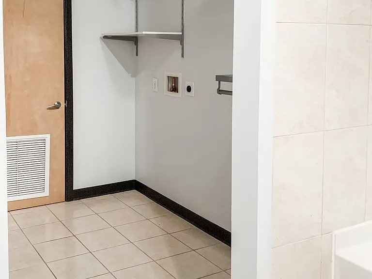 The Metropolitan Lofts — Photo 5