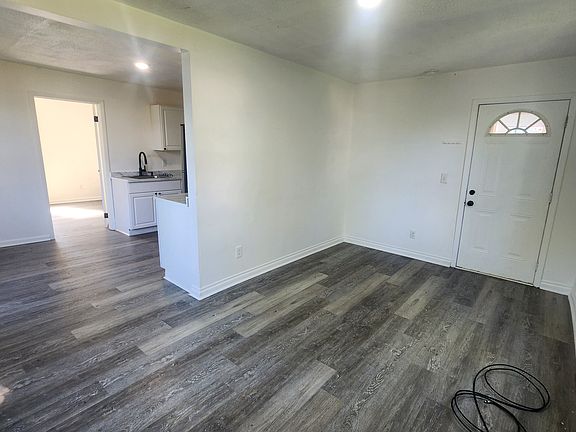 3rd image of 204 Townsend St Floor 2