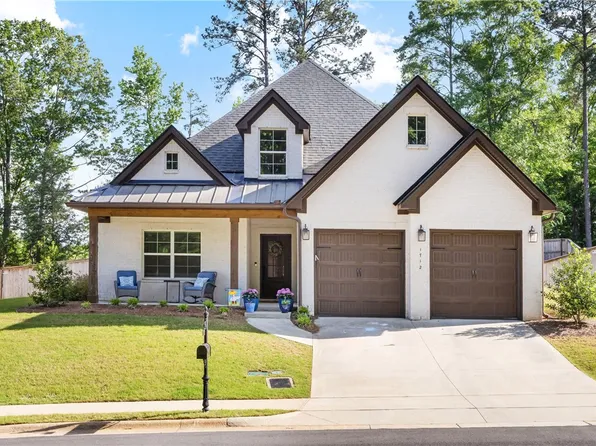1712 Lois Ln, Auburn, AL 36832