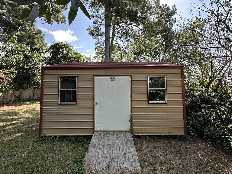 208 N Bowie St — Photo 20