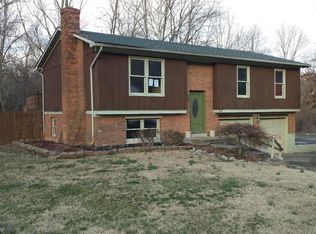 1824 Valley View Rd, New Albany, IN 47150