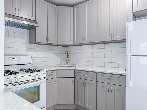 5th image of 2509 Astoria Blvd Suite 2F