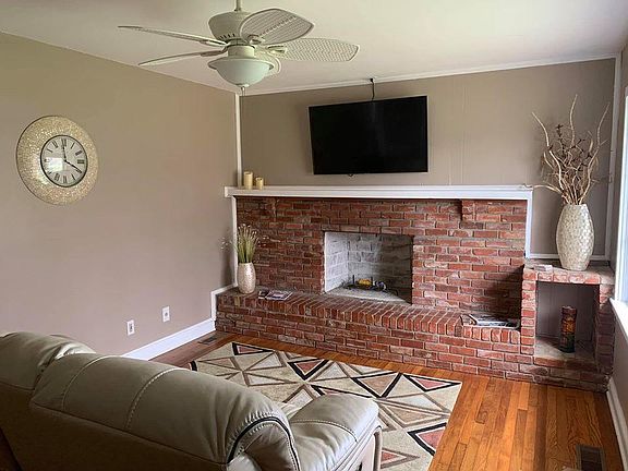 2nd image of 2317 Princeton Ln