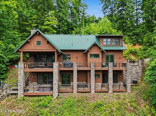 836 & 835 Jacks Bluff Rd, New Tazewell, TN 37825