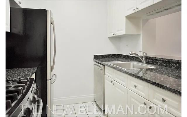 Rented by Douglas Elliman | media 64