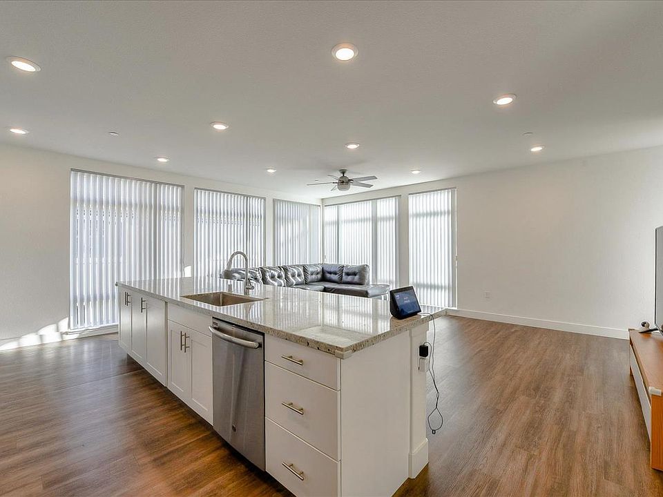 1st image of 5951 Sunstone Dr Unit 319