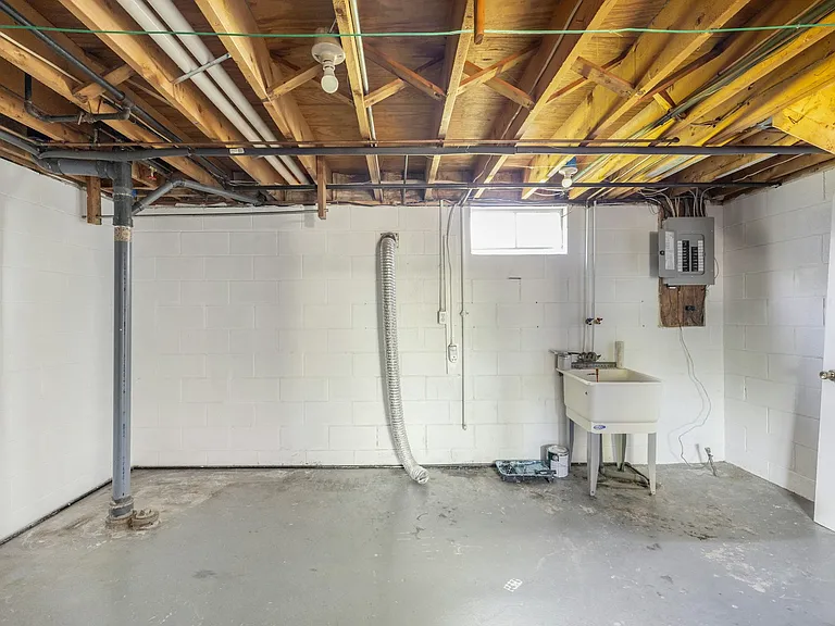 Utility/Laundry Room