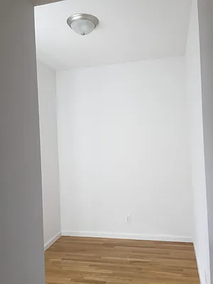 Rented by GreenVill Real Estate LLC | media 22