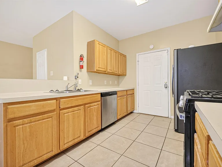 15515 Waldron Cir #B — Photo 13
