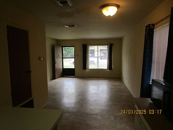 3rd image of 542 Clearfield Dr