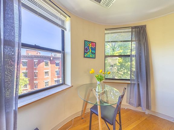 2nd image of 102 Gainsborough St APT 402E