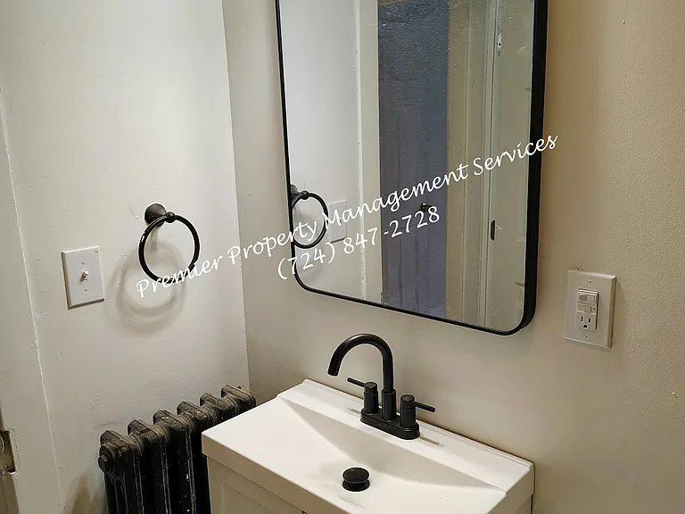 200 Jarvis St — Photo 13