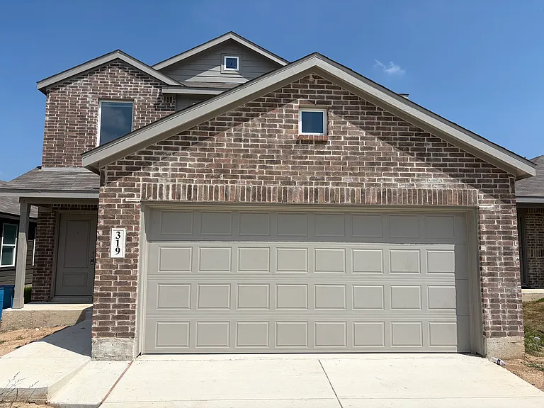 319 Moscato Rd — Photo 1