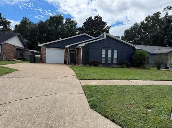 3981 Elmcrest Dr, Pensacola, FL 32504