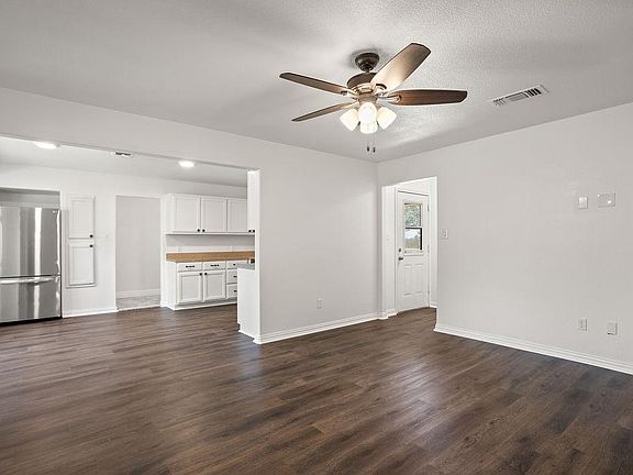 5th image of 410 Grandview Dr