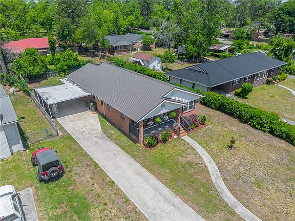 2nd image of 1619 Camellia Dr