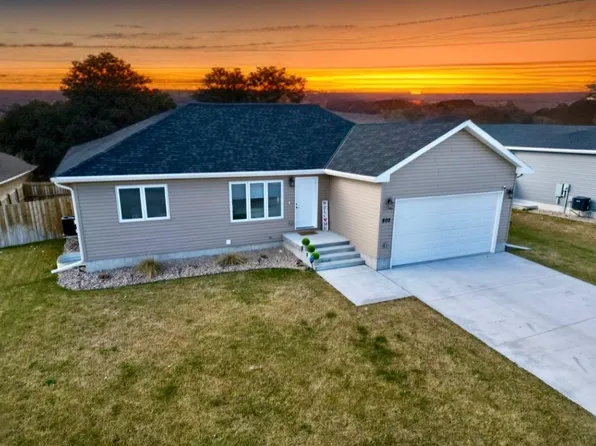 802 Turkey Dr, Gibbon, NE 68840