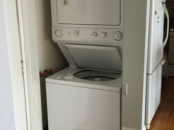 In-unit washer/dryer combo