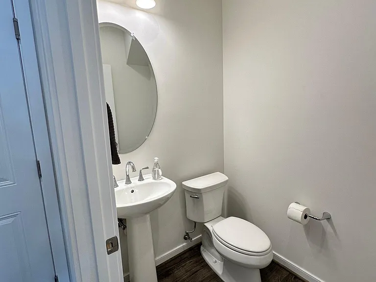 1/2 bath off of the kitchen