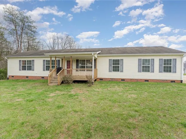 2735 Washington Dr, Yadkinville, NC 27055