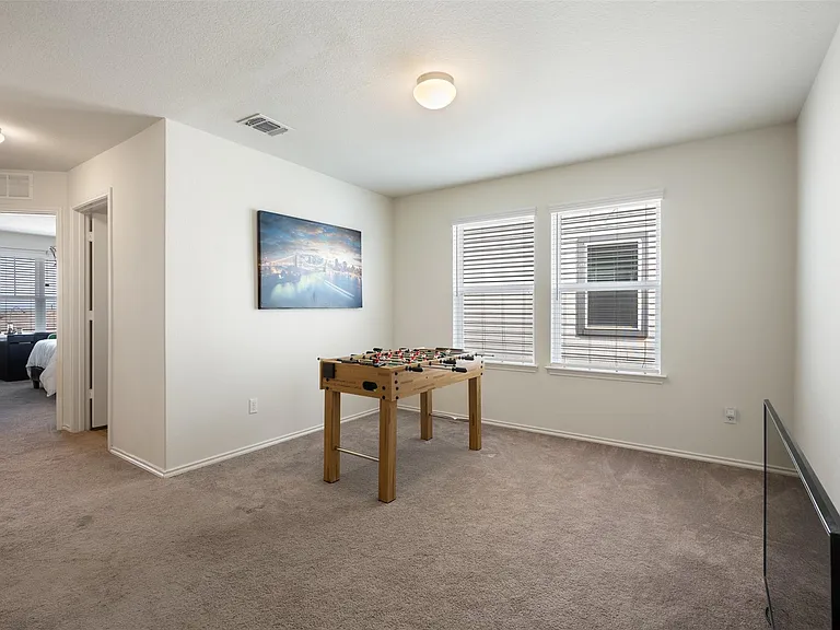 328 Thornless Cir — Photo 18