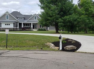 110 Ashley Ln, Pataskala, OH 43062