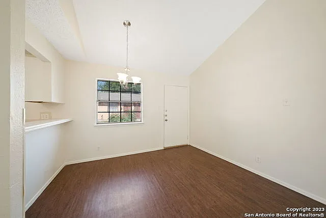 206 Bexar Dr — Photo 16