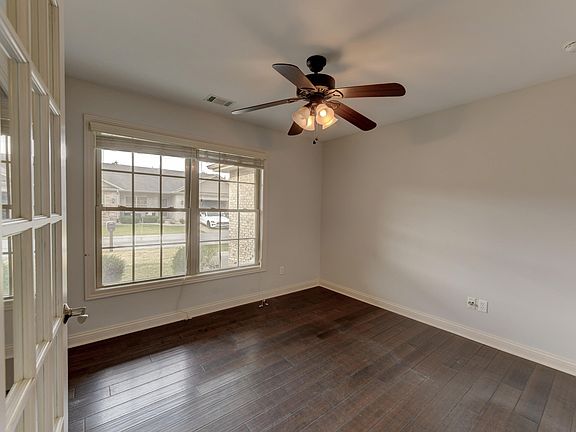 4th image of 802 Veterans Ln