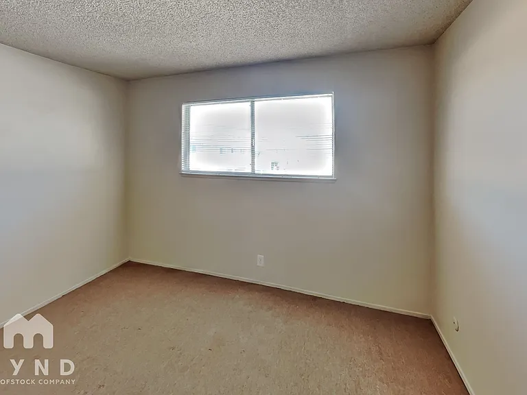 481 Auburn Way #4 — Photo 6