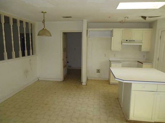 4th image of 9062 Caribbean Dr
