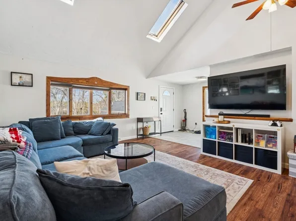 68 Marshall St, Billerica, MA 01821