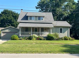 210 Mason St, Chesaning, MI 48616
