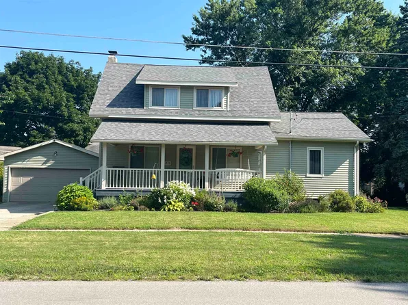 210 Mason St, Chesaning, MI 48616