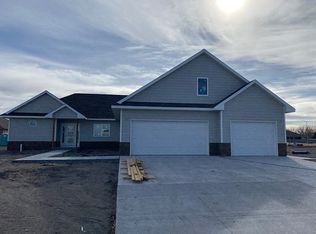 4170 Bretwood Ct, North Platte, NE 69101