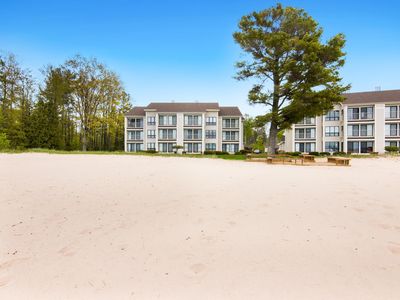 9200 N Bayshore Dr UNIT 3, Elk Rapids, MI, 49629
